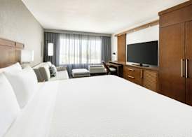 Courtyard by Marriott Los Angeles Woodland Hills 5