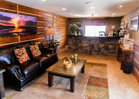 Travelodge by Wyndham Gardiner Yellowstone Park North Entr 2