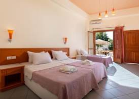 Aquarius Beach Hotel 4