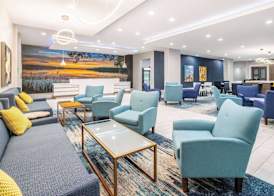 La Quinta Inn & Suites by Wyndham Valdosta 2