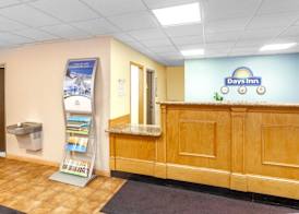 Days Inn by Wyndham Portage Indiana Dunes National Park 3