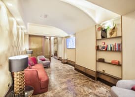 Solo Experience Hotel 5