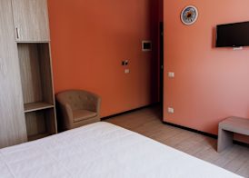Queen Hotel 4