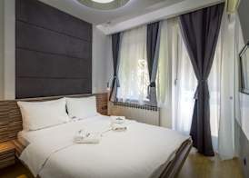 Central Park Residence 4