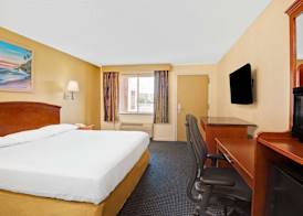 Super 8 by Wyndham Milford/New Haven 5