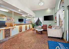 Howard Johnson by Wyndham Pasadena 4