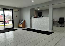 Super 8 by Wyndham Morris 4