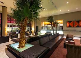 Ramada Plaza by Wyndham West Hollywood Hotel & Suites 3
