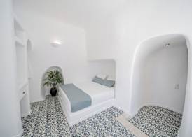 Luna Santorini Suites 4