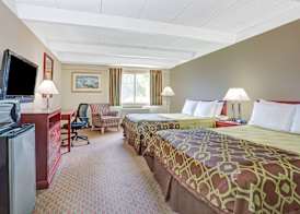 Travelodge by Wyndham Iowa City 4