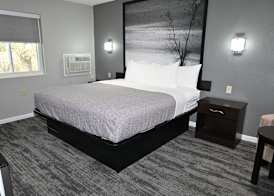 Super 8 by Wyndham Higginsville 5