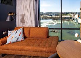 Hotel Indigo COLUMBUS AT RIVERFRONT PLACE by IHG 2
