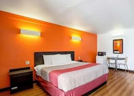 Days Inn & Suites by Wyndham Texas City - Galveston Area 2