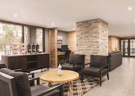 Country Inn & Suites by Radisson, Williamsburg East Busch Gardens , VA 3
