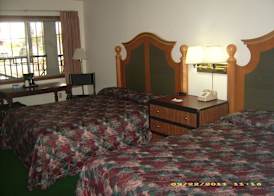 Econo Lodge Waupaca 5