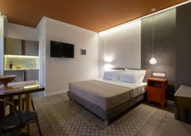 ATHENIAN YARD SUITES 3