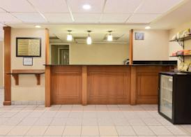 Howard Johnson by Wyndham Allentown/Dorney Hotel & Suites 2