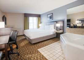 Wingate by Wyndham Roseville/Detroit 5
