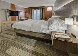 Holiday Inn Express & Suites LONDON by IHG 4
