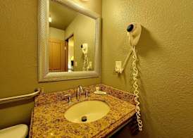 Rockview Hotel Castle Rock Downtown 5