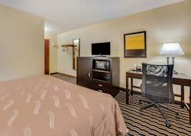 Quality Inn & Suites Cincinnati Uptown Norwood 5
