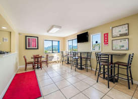 Econo Lodge Waynesville 3