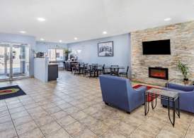 Super 8 by Wyndham Kokomo 5