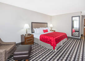 Ramada by Wyndham Springfield North 4