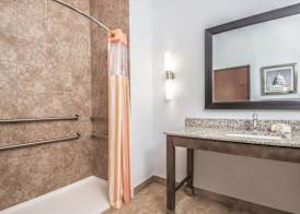 La Quinta by Wyndham Guthrie 3