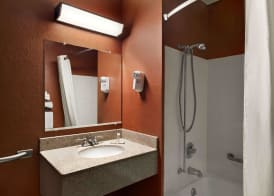 Super 8 by Wyndham Kalamazoo 3