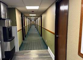 Super 8 by Wyndham Mendota I-39 2