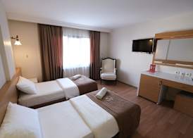 Üstün Hotel Alsancak 3