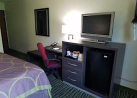 Super 8 by Wyndham Independence Kansas City 5