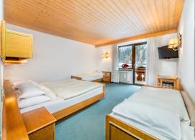 Hotel Pontives 5