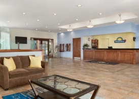 Days Inn by Wyndham London 5