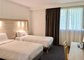 Kyriad Nemours 5