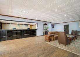 Quality Inn & Suites Conference Center Statesboro Historic District 5