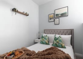 Elliot Oliver - Stylish 2 Bedroom Town Centre Apartment 5