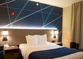 Country Inn & Suites by Radisson, Rock Falls, IL 4