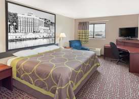 Super 8 by Wyndham Muscatine 4