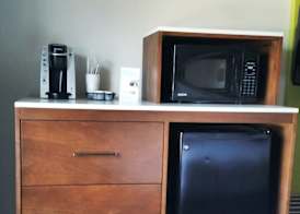 Holiday Inn Express & Suites CLIFTON PARK by IHG 3