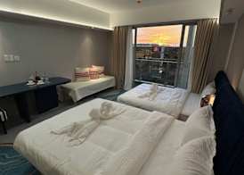 Spacious Unit & High-Floor Hotel near City of Dreams, Airport, Okada, and Solaire Casino 3