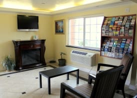 Orange Show Inn 5
