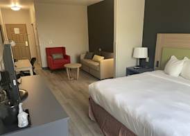 Country Inn & Suites by Radisson, College Station, TX 3