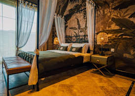 The Remote Hotel 5