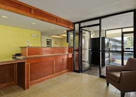 Days Inn by Wyndham Overland Park/Metcalf/Convention Center 3