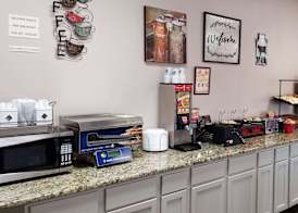 Ramada by Wyndham & Suites Warner Robins 4