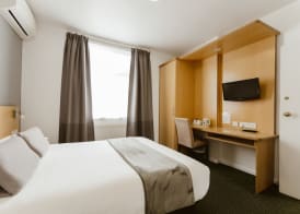 Star Hotel 4