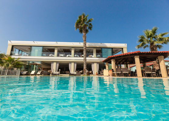 Robolla Beach Aparthotel 1