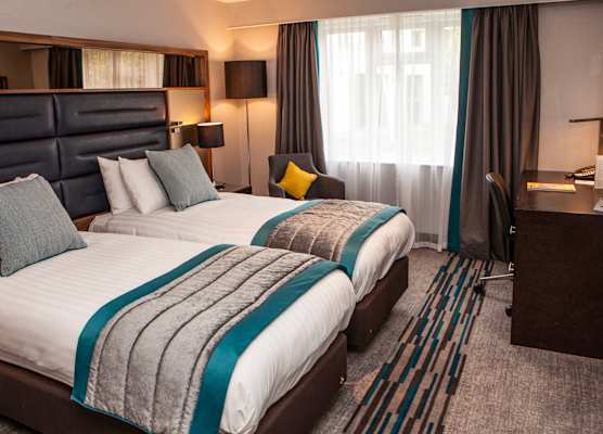 Elite Venue Selection Felbridge - Gatwick 1